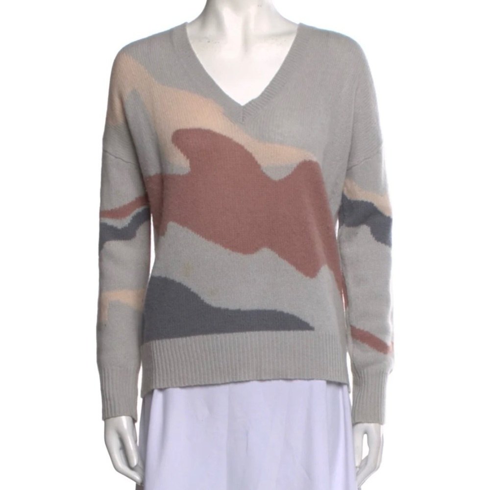 Skull Cashmere sweater. V neck cashmere sweater. Size small